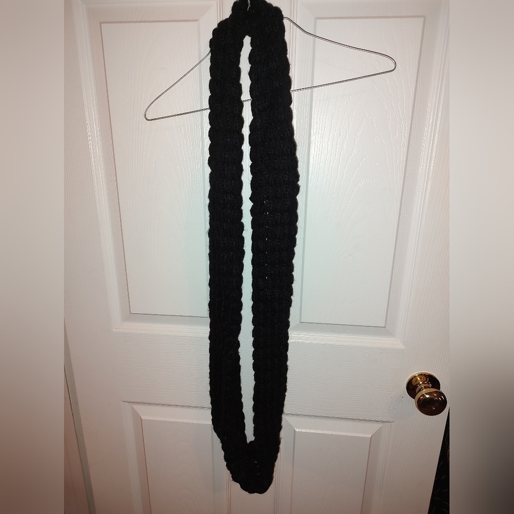 Black Knit Scarf